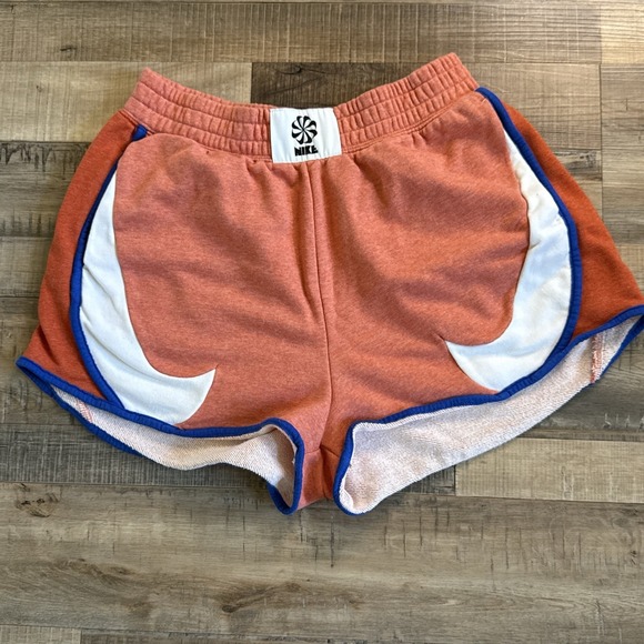 Nike Pants - Nike Women's Loose Fit High Rise Move To Zero Shorts Sz S‎